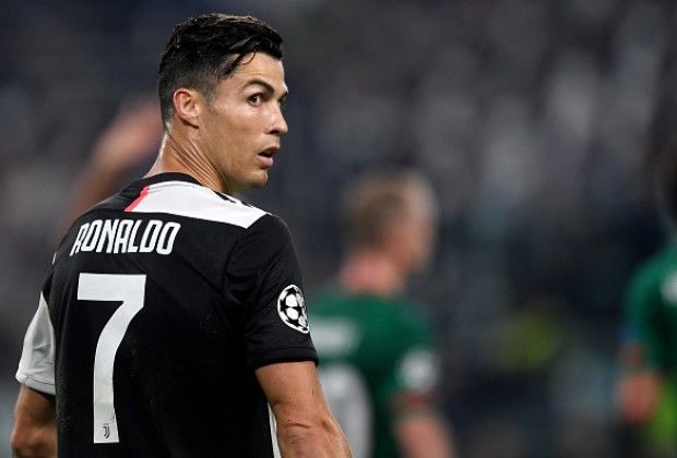 Ronaldu “Yuventus”un oyunçularını şam yeməyinə dəvət edib, onlardan üzr istədi