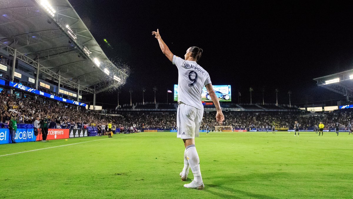 Zlatan İbrahimoviç “Los-Anceles Qelaksi” ilə yollarını ayırıb