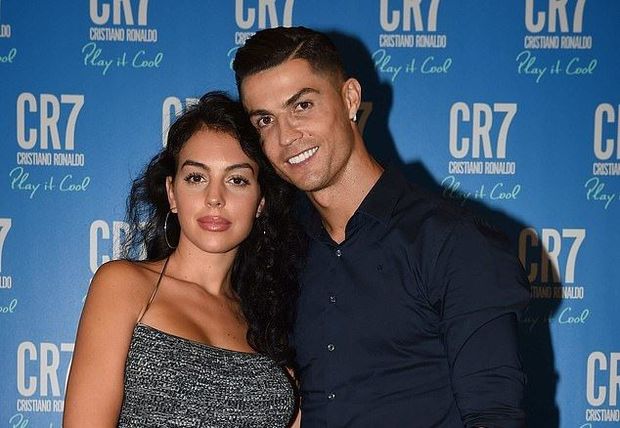 Ronaldu evlənməsi xəbərlərini təkzib edir: “Anamın arzusudur”