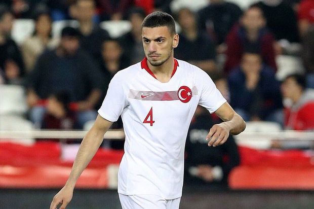 Türk futbolçu yanvarda “Barselona”ya keçə bilər