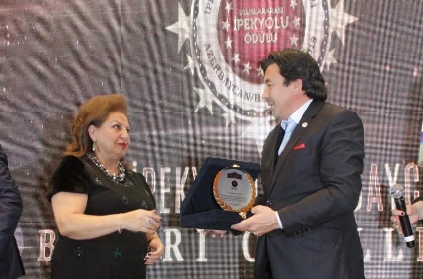 Məlahət Qurbanova “Türk Dünyasına Xidmət Ödülü” ilə mükafatlandırıldı