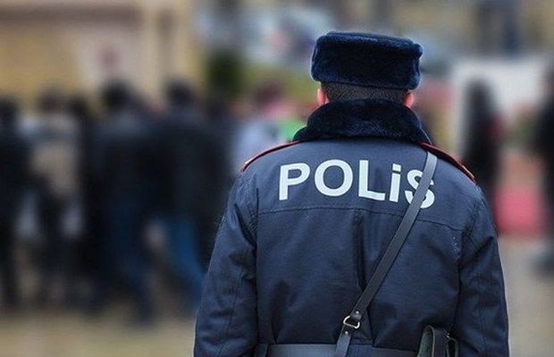 Azərbaycanda polis özünü yandırmağa cəhd etdi