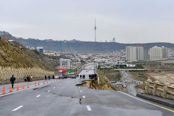 Sürüşmə baş verən Bibiheybət yolu nə zaman açılacaq? – AÇIQLAMA