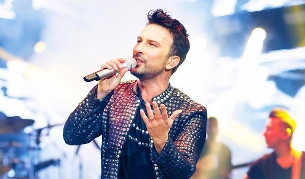 Tarkan konsertlərdən rekord məbləğ qazandı – FOTO