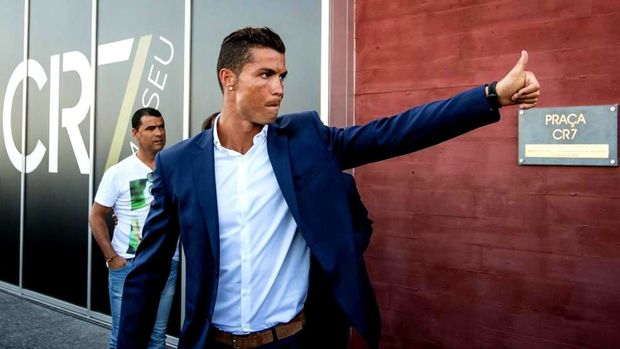 Ronaldo yeni mehmanxana açır