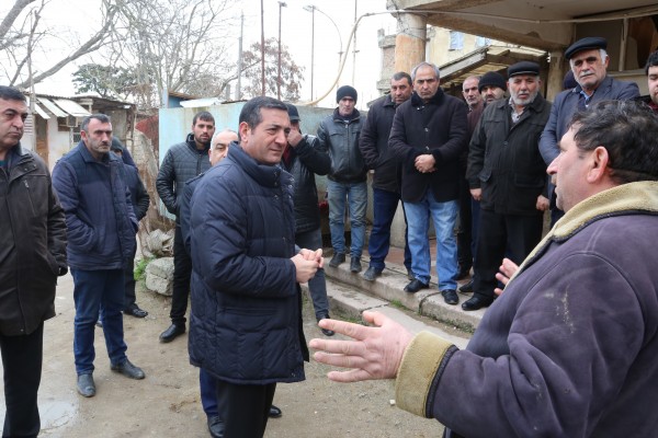 Mahir Abbaszadə şəhid ailələri və məcburi köçkünlərlə görüşüb – FOTOLAR