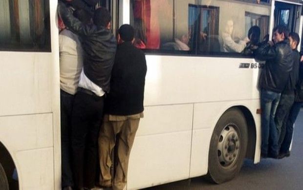 Qaradağda bədbəxt hadisə: sərnişin avtobusdan yıxıldı, ağır xəsarət aldı