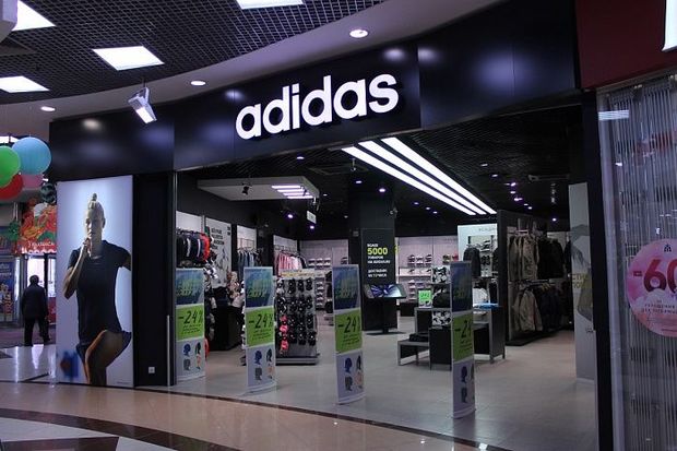 “Adidas” koronavirusa görə mağazalarını bağlayır