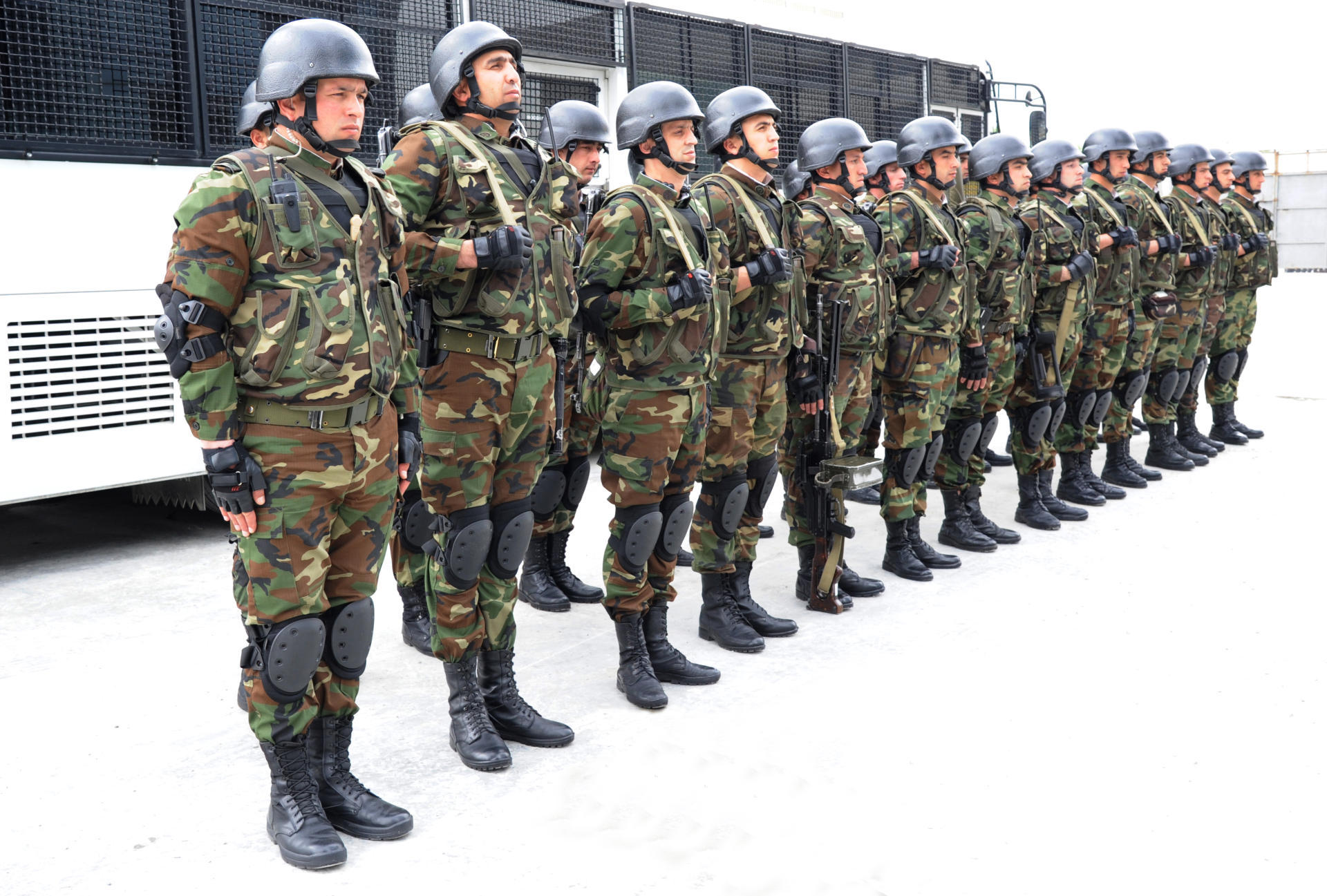 Bakıda Daxili Qoşunların hərbi qulluqçuları polislə birgə xidmətə cəlb edildilər