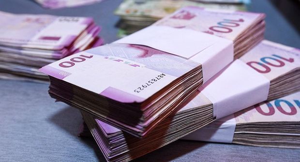 Baş bankir kredit borclarının dondurulmasından DANIŞDI