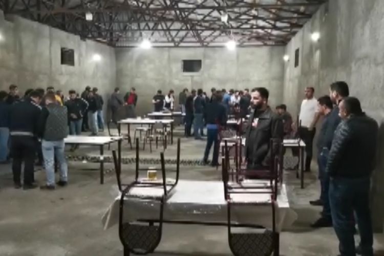 Bakıda karantin qaydalarını pozan restoran aşkarlanıb, 32 nəfər saxlanılıb – FOTO