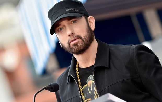 Eminem sosial şəbəkədə telefon nömrəsini paylaşdı