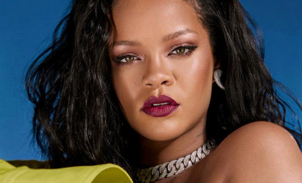 Rihanna şəffaf alt paltarında şəkil çəkdirdi – FOTO