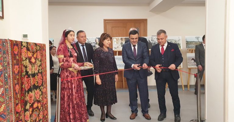 Özbəkistanda “Turon” kitabxanasında “Qarabağ Azərbaycan Mədəniyyətinin incisidir” adlı guşə açıldı
